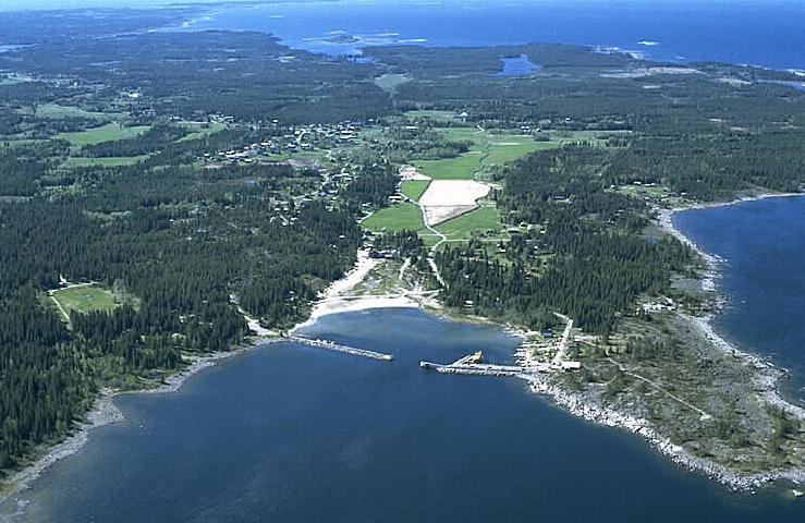 Holmön med hav och natur